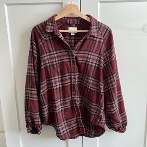 Really cute American Eagle women’s button down flannel with unique sleeves.